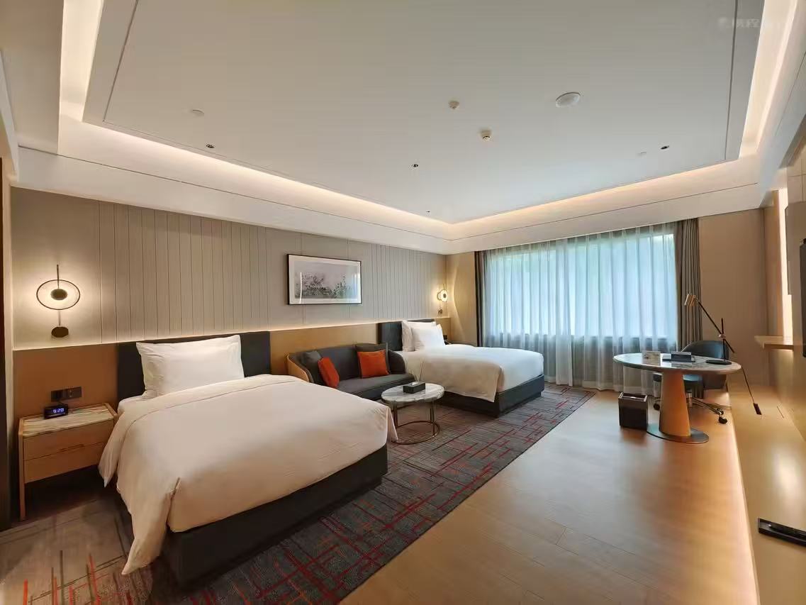 Hotel Case