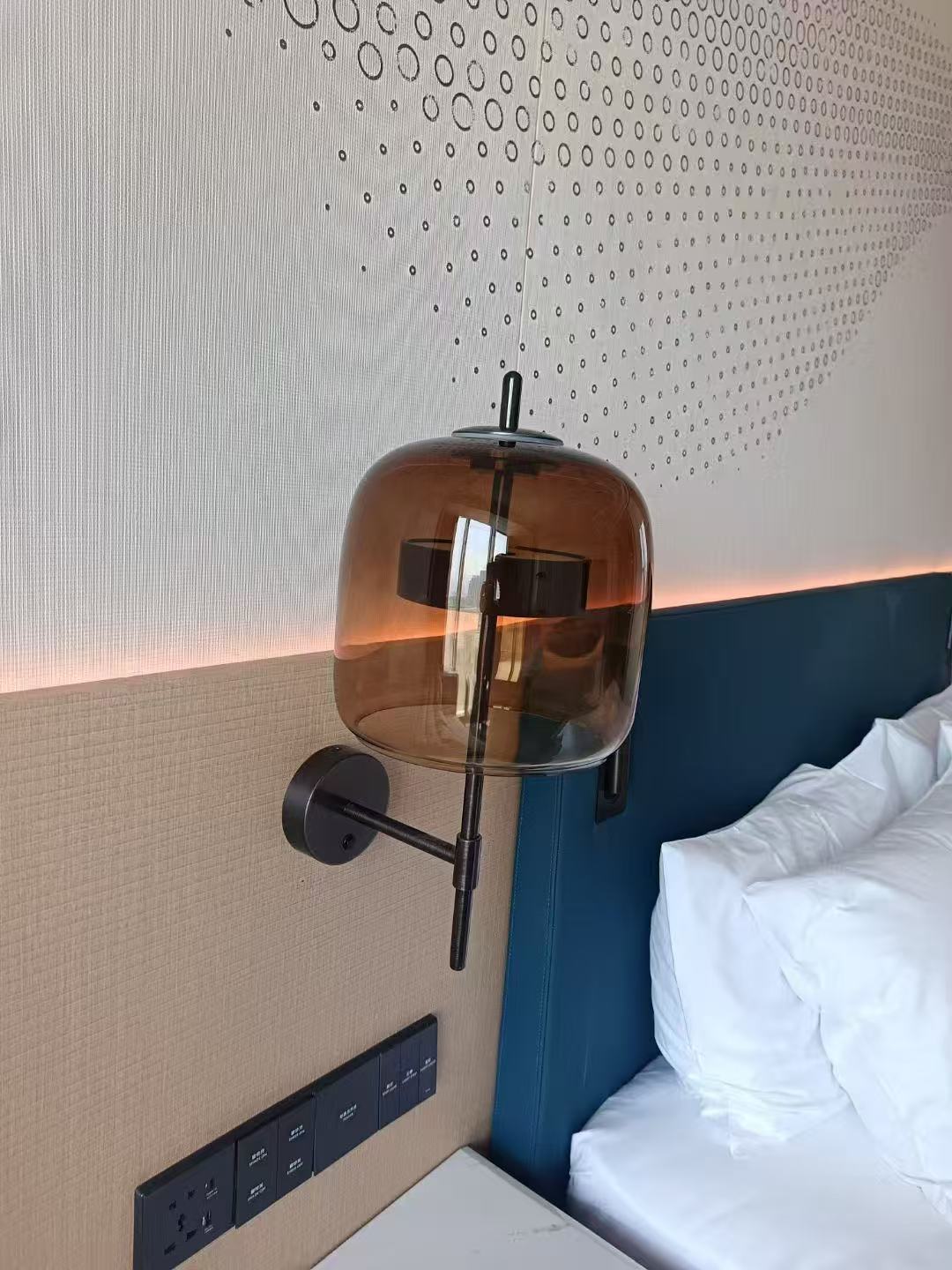 Bed lamp and floor lamp