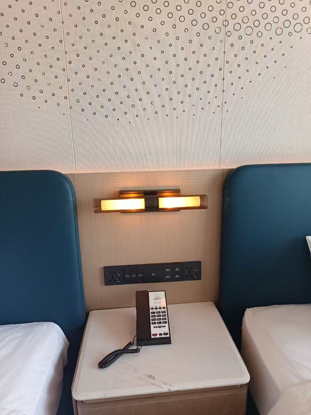 Bed lamp and floor lamp