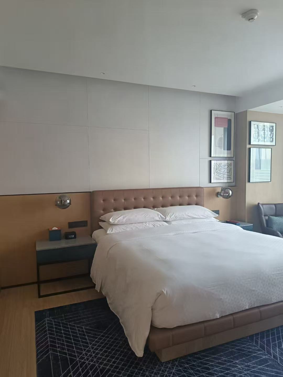 Bed lamp and floor lamp